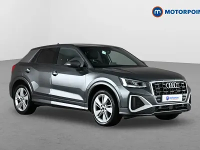 Begagnad Audi Q2 S-Line 2023 Grå SUV