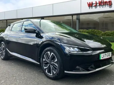 Begagnad Kia EV6 Air 166 kW (226 HK) 2022 Svart SUV