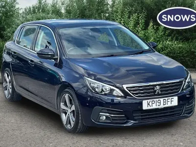 Gebraucht Peugeot 308 Allure 131 PS (96 kW) 2019 Blau Kleinwagen