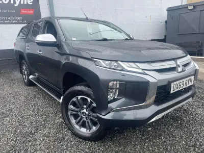 Usado Mitsubishi L200 150 HP (110 kW) 2019 Cinzento Pickup