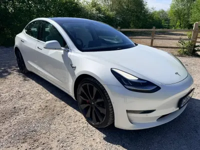 Używany Tesla Model 3 Performance 82 kW (112 KM) 2020 Biały Sedan/Limuzyna