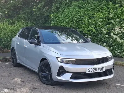 New Vauxhall Astra 130 HP (95 kW) 2026 Two coat premium metallic  crystal silver Hatchback