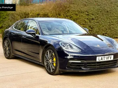 Used Porsche Panamera 440 HP (323 kW) 2017 Blue Hatchback