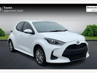 Used Toyota Yaris 116 HP (85 kW) 2023 White Hatchback