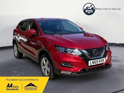 Used Nissan Qashqai Acenta Premium 2019 Red SUV