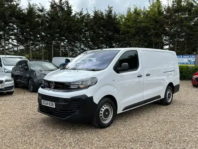 Used Vauxhall Vivaro 143 HP (105 kW) 2024 White MPV