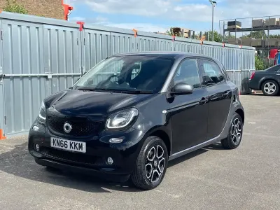 Used Smart ForFour Premium 90 HP (66 kW) 2016 Black Hatchback
