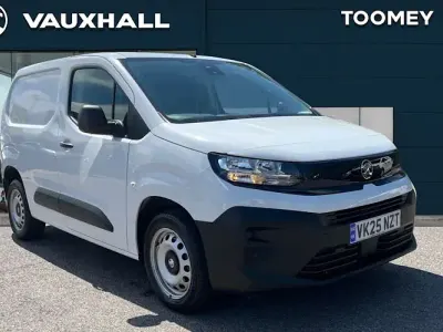 Used Vauxhall Combo S 102 HP (75 kW) 2025 White MPV