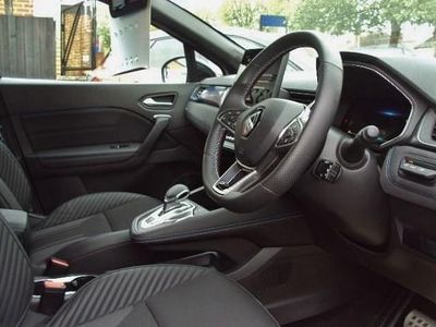 Second-hand Renault Captur Esprit Alpine 145 CP (106 kW) 2024 Gri SUV