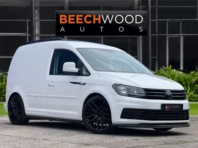 Usado VW Caddy Startline 102 HP (75 kW) 2017 Branco Monovolume