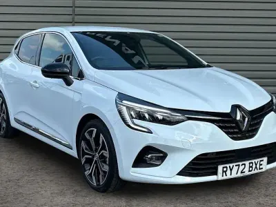 Used Renault Clio Techno 145 HP (106 kW) 2022 White Hatchback