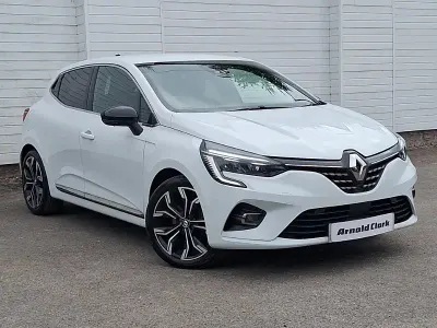 Used Renault Clio Techno 145 HP (106 kW) 2022 White Hatchback