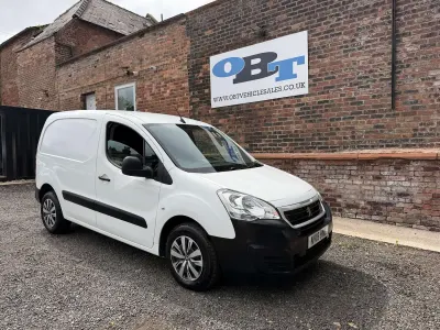 Used Peugeot Partner 2018 White