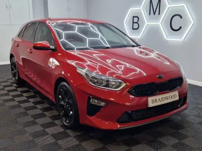 Used Kia Ceed 114 HP (83 kW) 2019 Red Hatchback