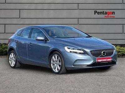 Used Volvo V40 Inscription 147 HP (108 kW) 2017 Blue Hatchback