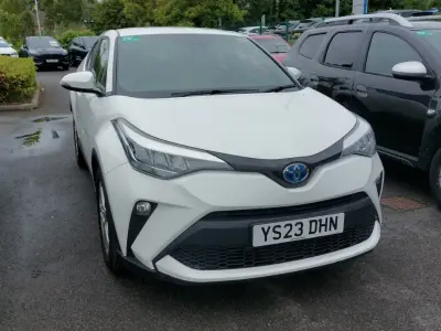 Used Toyota C-HR 122 HP (89 kW) 2023 White SUV