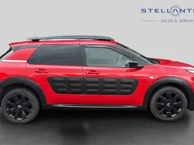 Used Citroën C4 Cactus Flair 81 HP (59 kW) 2017 Red Hatchback