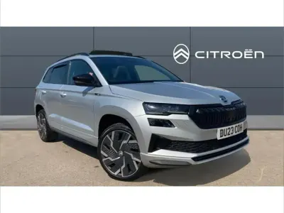 Usado Skoda Karoq SportLine 150 HP (110 kW) 2023 Prateado SUV