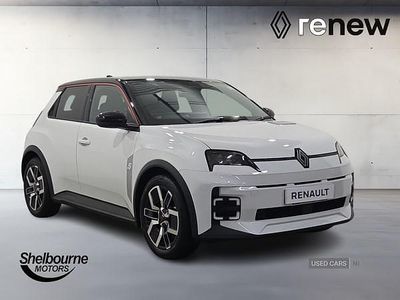 New Renault R5 Urban 89 kW (122 HP) 2026 Special twotone metallic  arctic white with blac  Hatchback