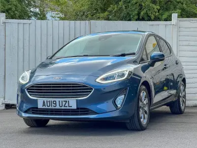 Used Ford Fiesta Zetec 100 HP (73 kW) 2019 Blue Hatchback