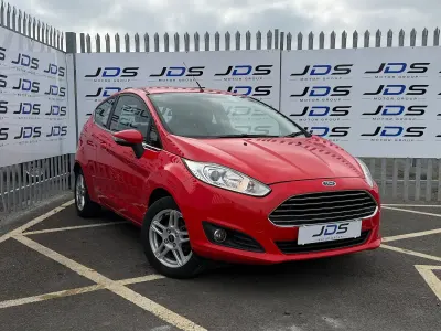 Used Ford Fiesta Zetec 125 HP (91 kW) 2013 Red Hatchback