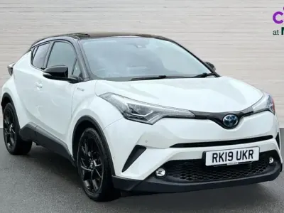 Used Toyota C-HR 122 HP (89 kW) 2019 White SUV