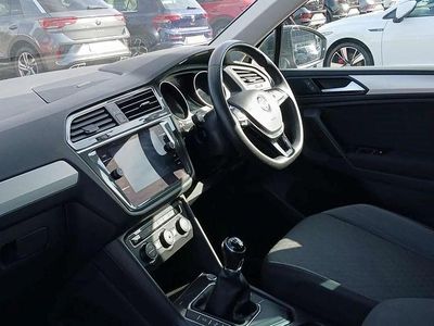 Usado VW Tiguan Match 150 CV (110 kW) 2019 Gris SUV