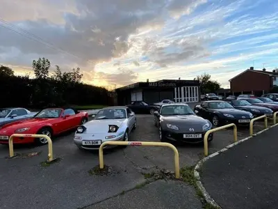 Used Mazda MX5 Inclusive 140 HP (102 kW) 1999 Red Cabriolet