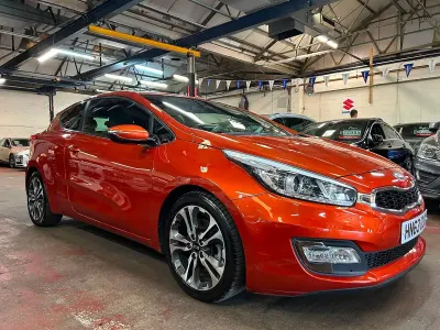 Used Kia ProCeed 2013 Orange Hatchback