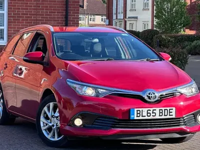 Used Toyota Auris Touring Sports Business Edition 114 HP (83 kW) 2015 Estate
