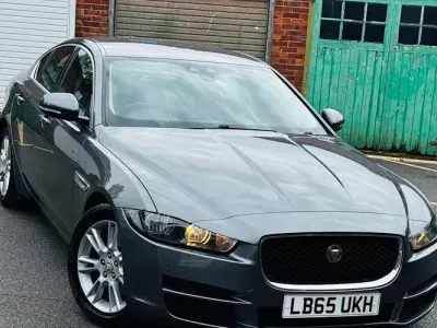 Used Jaguar XE Prestige 179 HP (131 kW) 2016 Grey Sedan