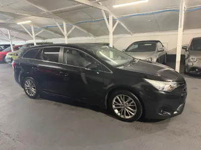 Used Toyota Avensis Business Edition 143 HP (105 kW) 2016 Black Estate