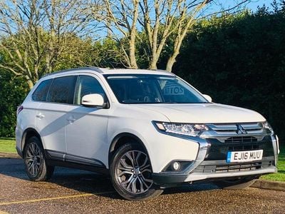 White Used 2016 Mitsubishi Outlander SUV | £10,990 (Fair price)