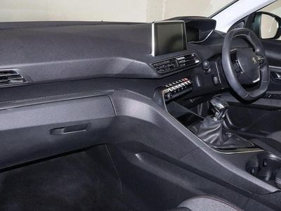 Used Peugeot 3008 Active+ 129 HP (94 kW) 2022 Grey SUV