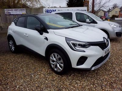 Used Renault Captur Iconic 140 HP (102 kW) 2021 White/black SUV