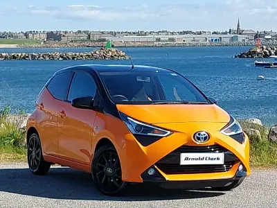 Used Toyota Aygo X-cite 72 HP (52 kW) 2020 Orange Hatchback