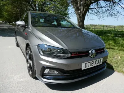 Usado VW Polo GTI 200 HP (147 kW) 2018 Cinzento Citadino