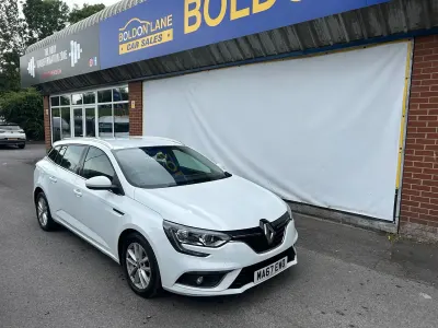 Used Renault Mégane GrandTour Expression+ 2017 White Estate