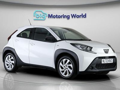 Used Toyota Aygo X PURE 71 HP (52 kW) 2022 White SUV