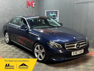 Używany Mercedes E350 SE 258 KM (189 kW) 2017 Niebieski Sedan/Limuzyna