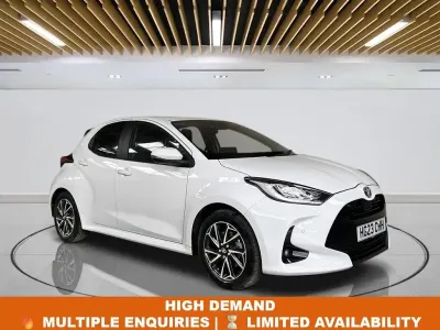 Used Toyota Yaris Design 116 HP (85 kW) 2023 White Hatchback