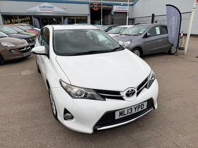 White Used 2013 Toyota Auris Hatchback | £7,999 (A bit pricey)