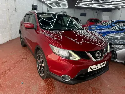 Used Nissan Qashqai Tekna 115 HP (84 kW) 2014 Red SUV