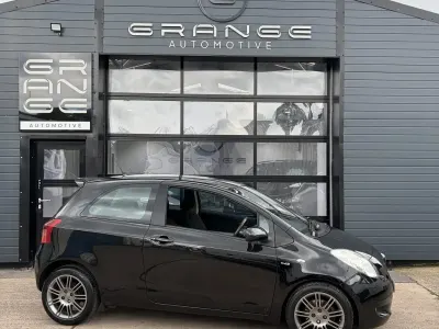 Used Toyota Yaris SR 90 HP (66 kW) 2008 Black Hatchback