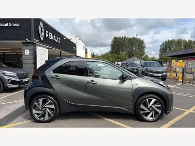 Used Toyota Aygo X 72 HP (52 kW) 2024 Green SUV