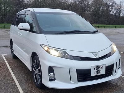 Begagnad Toyota Estima 170 HK (125 kW) 2013 Vit Minibuss