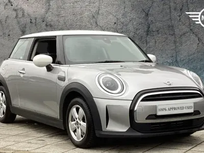 Używany Mini Cooper Classic 134 KM (98 kW) 2023 Srebrny Hatchback