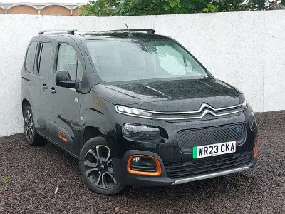 Usado Citroën Berlingo XTR 100 kW (136 HP) 2023 Preto Monovolume