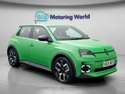 Used Renault R5 Evolution 89 kW (122 HP) 2025 Green Hatchback