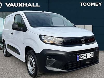 Used Vauxhall Combo S 102 HP (75 kW) 2024 White MPV